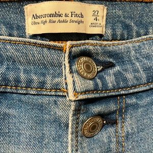 Abercrombie & Fitch women’s ultra high rise ankle straight jeans